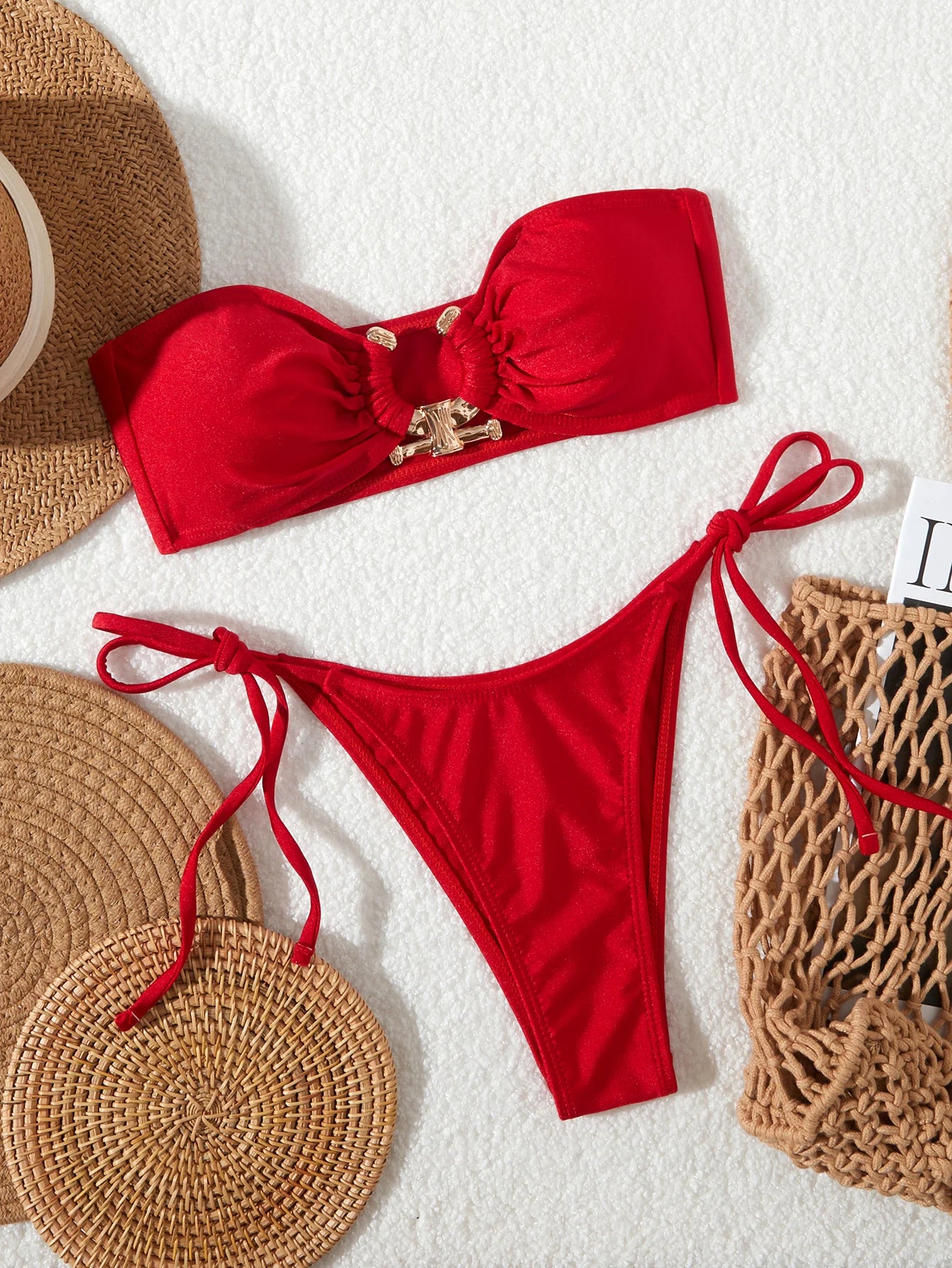 Bikini bandeau à anneaux