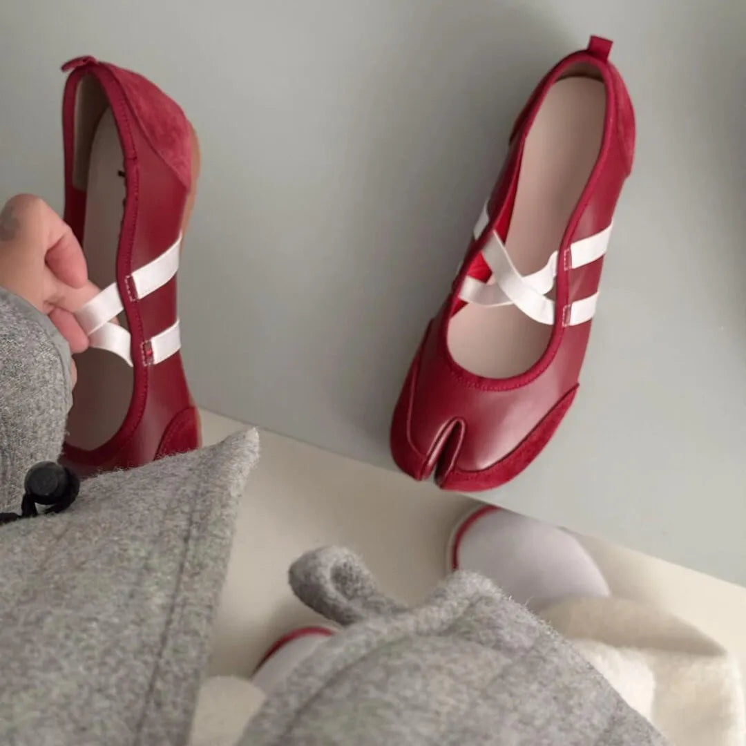 Балетки с раздвоенным носком