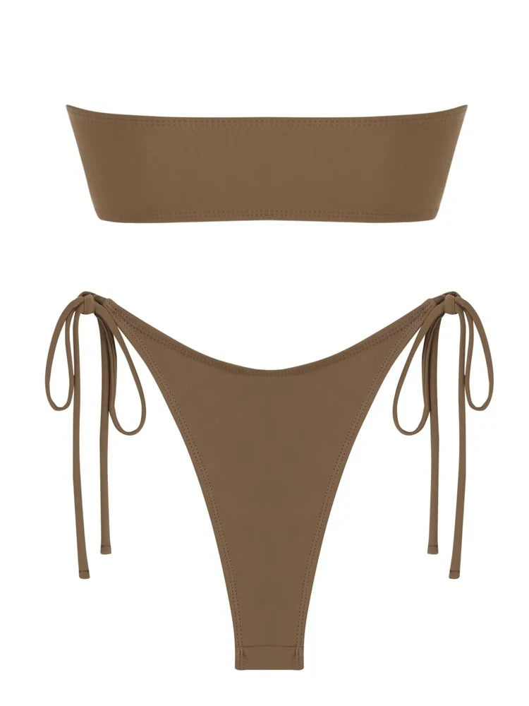Bandeau-bikini med ringar