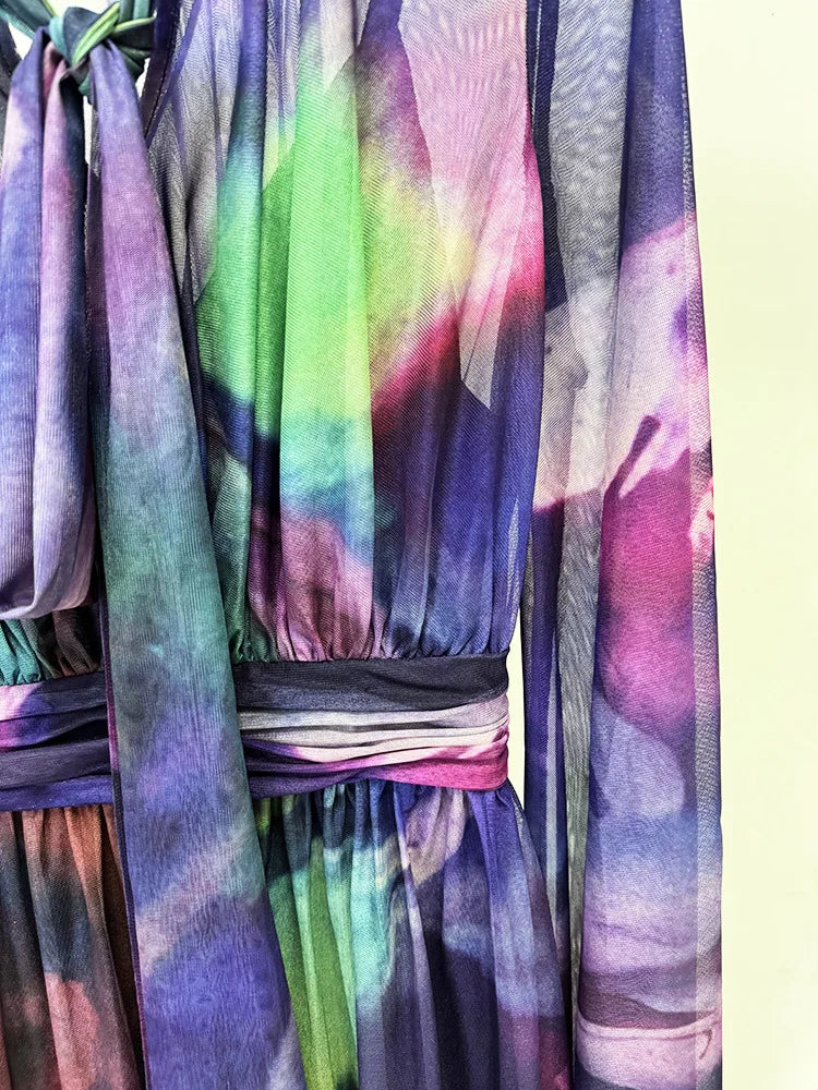 Kate Buntes fließendes langes Kleid