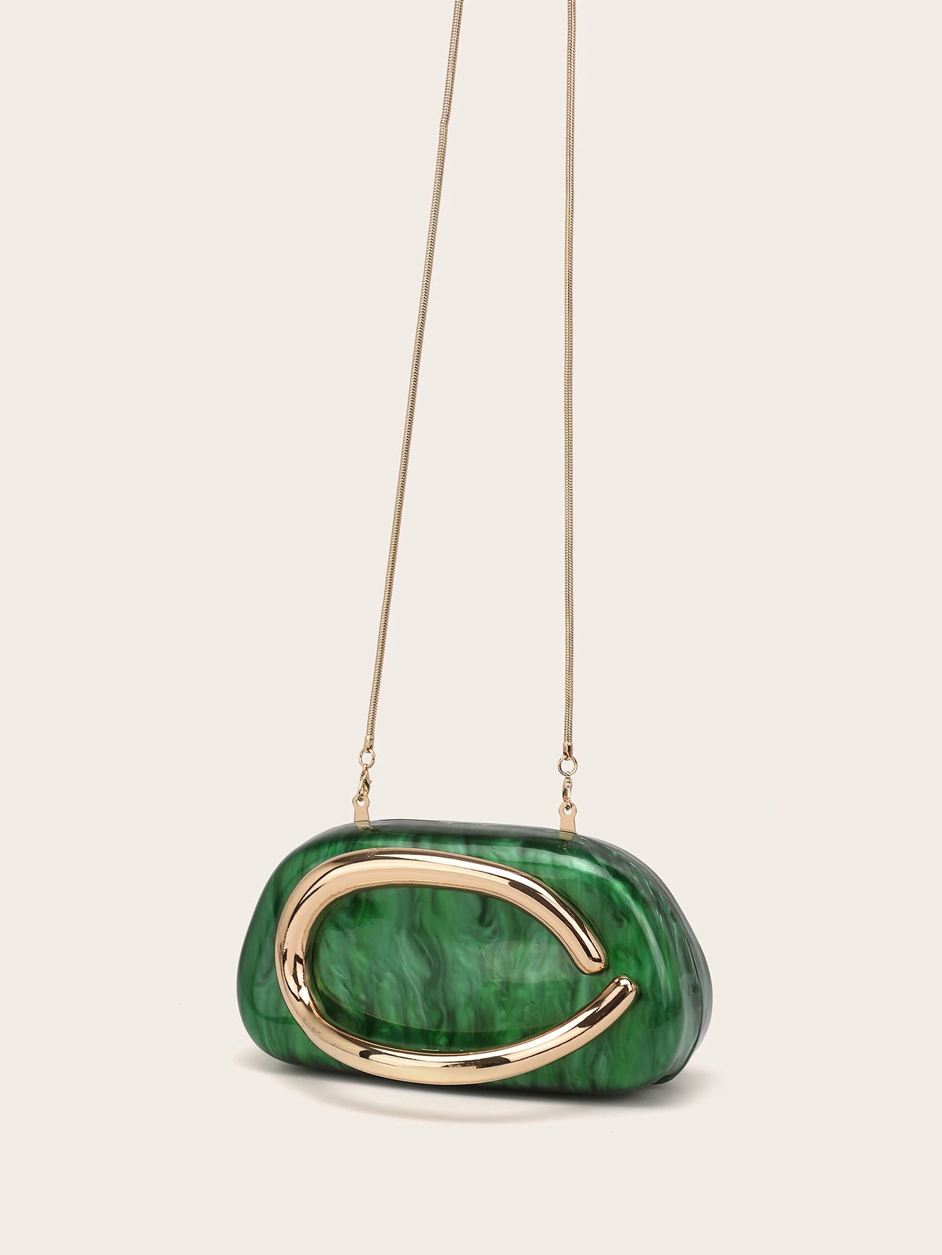 Сумка-клатч с металлической ручкой