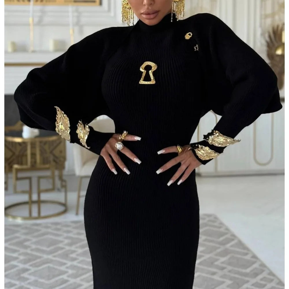 Sukienka z dziurką od klucza i komplet sweterkowy