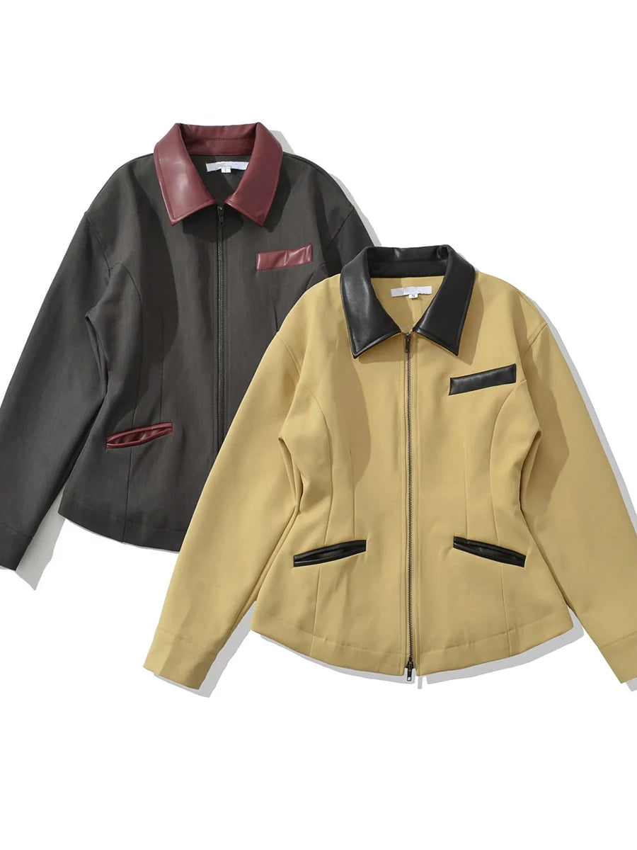 Jakke med industrielt utseende, med stive detaljer