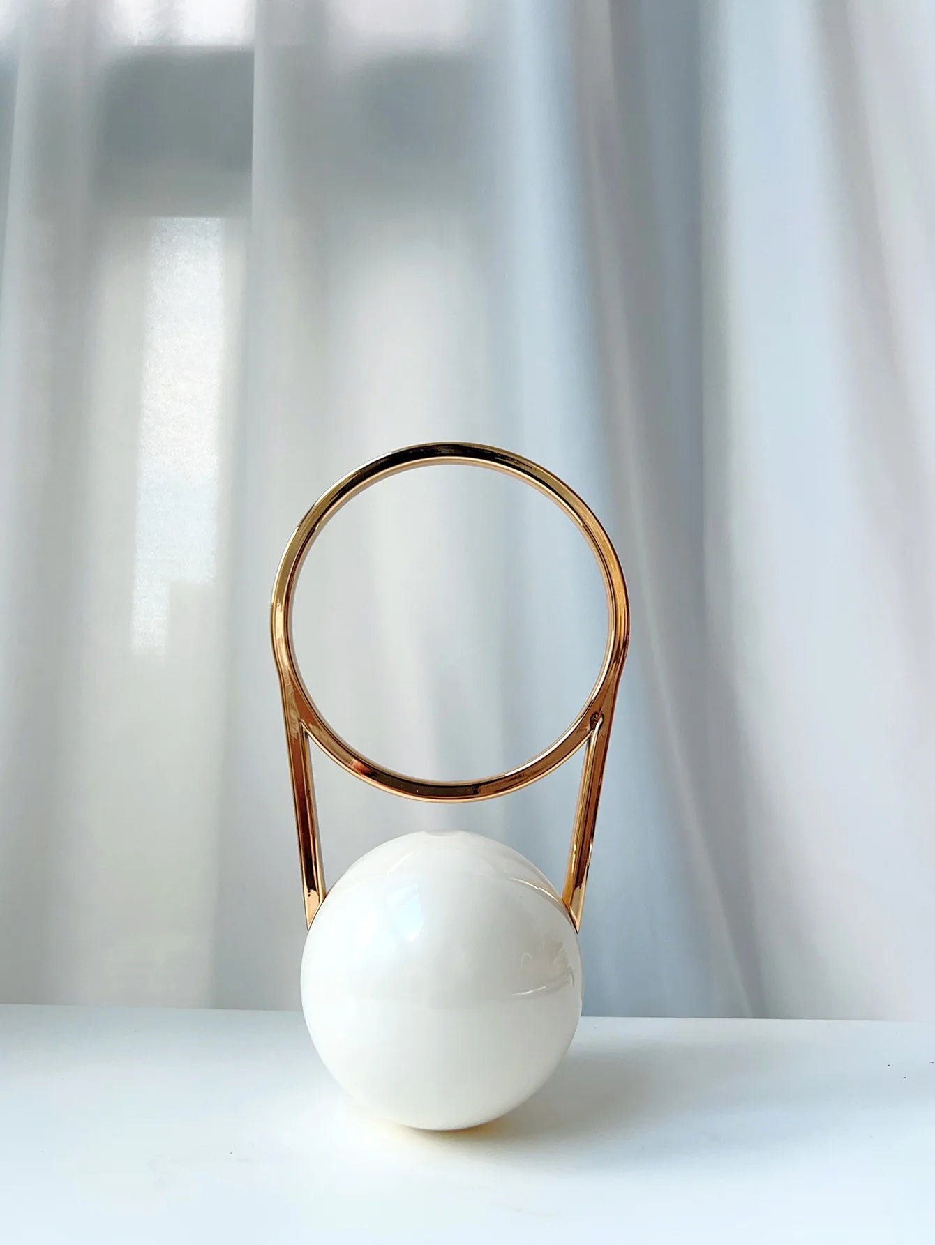 Скульптурная вечерняя сумочка Orb