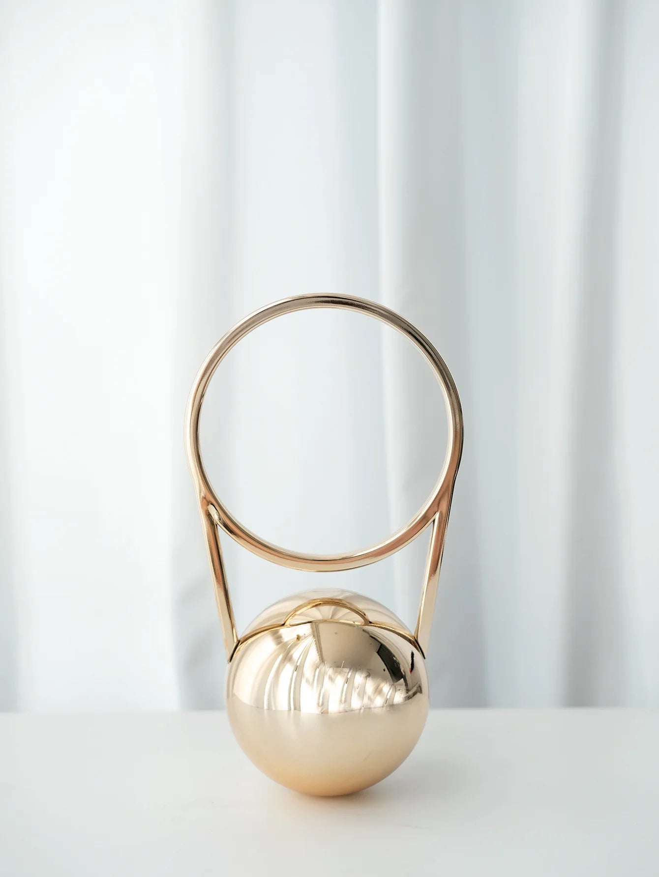 Скульптурная вечерняя сумочка Orb