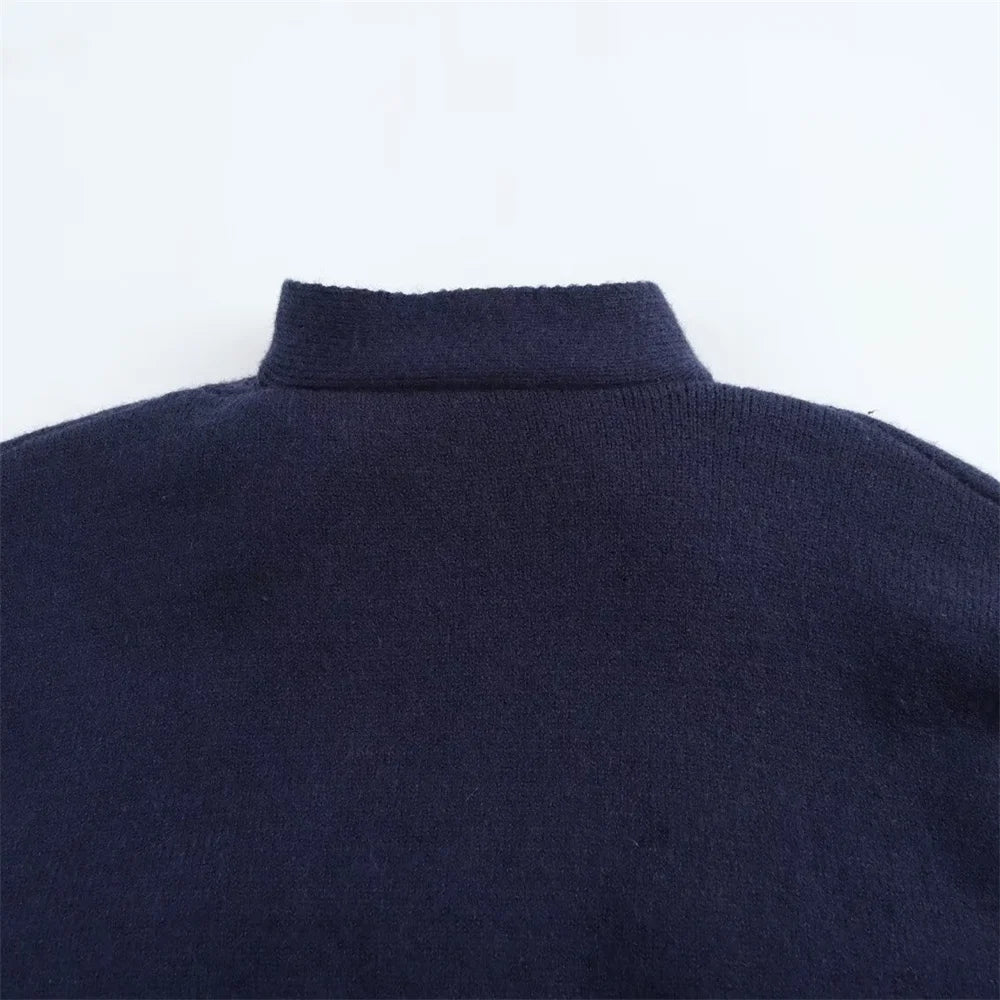 Maglione lavorato a maglia con papillon retrò