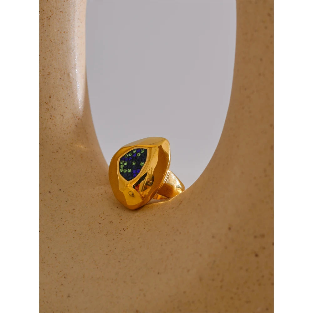 Blue Cubic Zirconia Ring — rings in silver — close-up detail