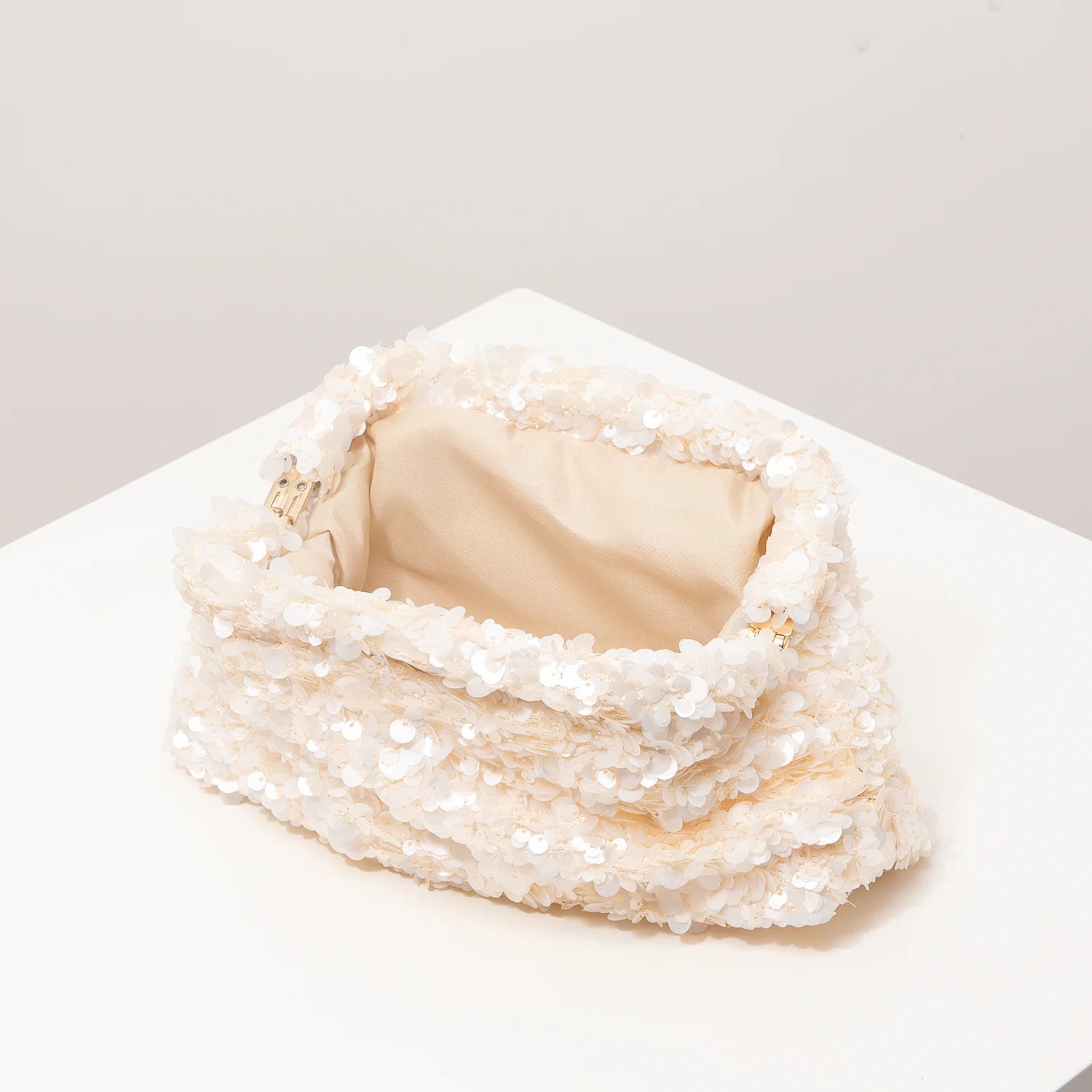 Clutch mit Pailletten