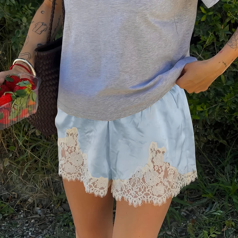 Pantaloncini in pizzo di seta satinata